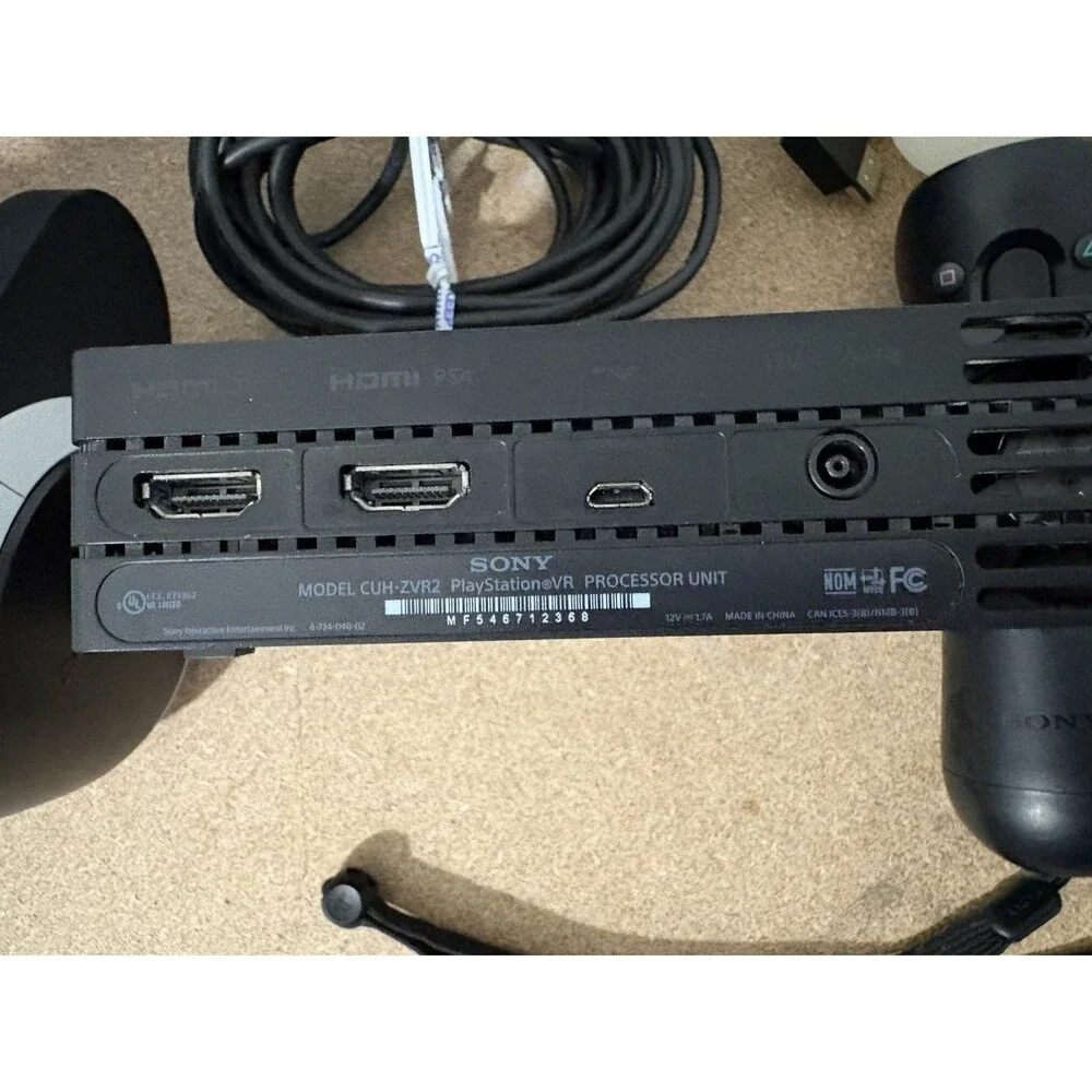 Sony PlayStation VR1 CUH-ZVR2) Virtual Reality Headset w/ 2 Sense Controllers